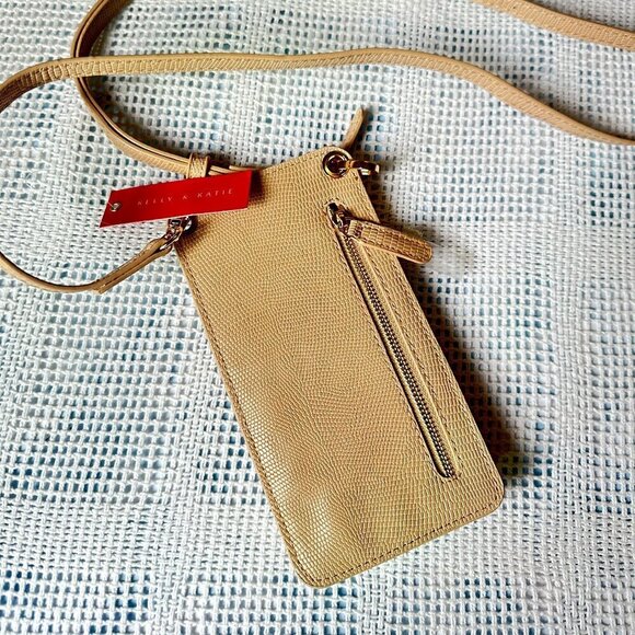 NWT Kelly & Katie tan cross body clutch - multi pocket - Picture 1 of 6